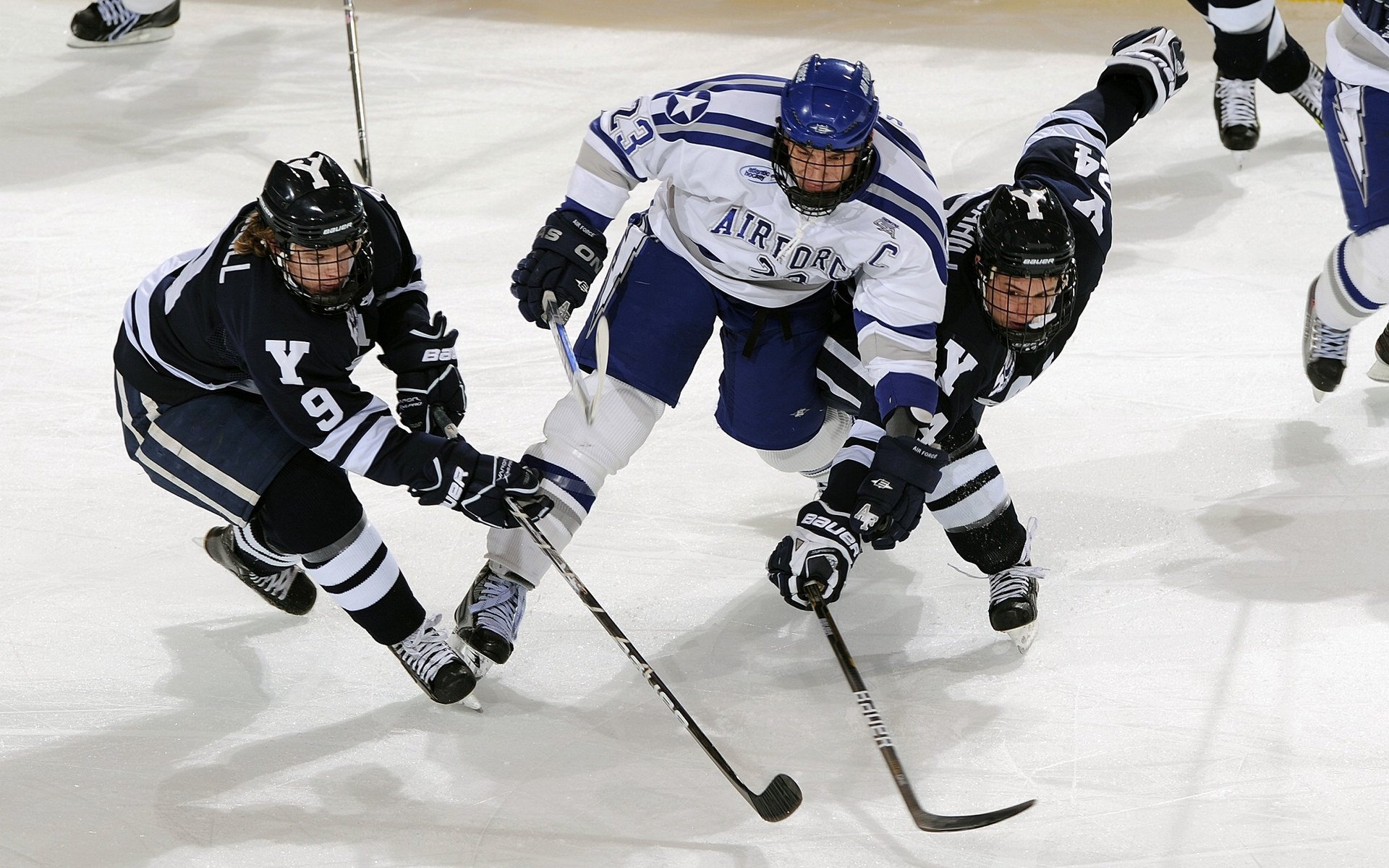“德甲亮点不断,季后赛格局逐渐清晰”,德甲赛季最佳